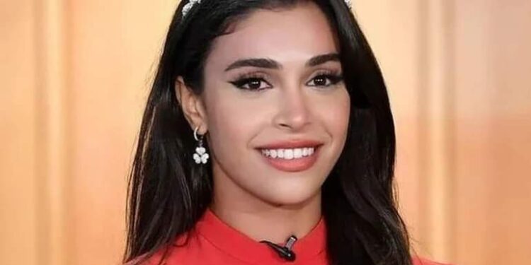 مفاجأة لياسمينا زيتون على متن الطائرة …