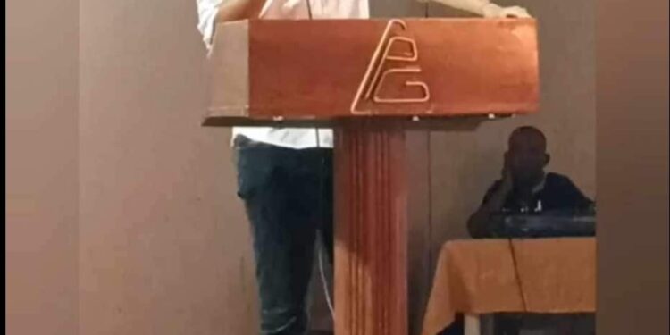 كَأيّامٍ بِلا مَعْنَى