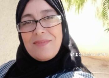 لك بالقلب عبارات