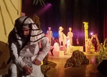 أسطورة مصرية قديمة.. عرض “مراكب الشمس” عل مسرح أسيوط  