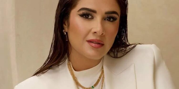 أجواء مرحة تسيطر على كواليس إعلان ياسمين عبد العزيز …