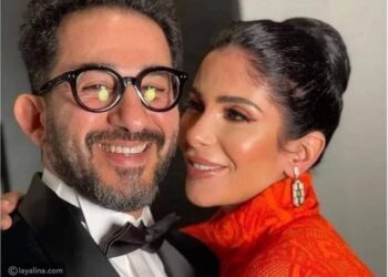  في غيابها: لقطة رومانسية طريفة من أحمد حلمي تجاه منى زكي