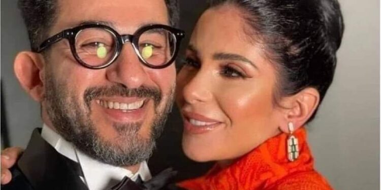  في غيابها: لقطة رومانسية طريفة من أحمد حلمي تجاه منى زكي