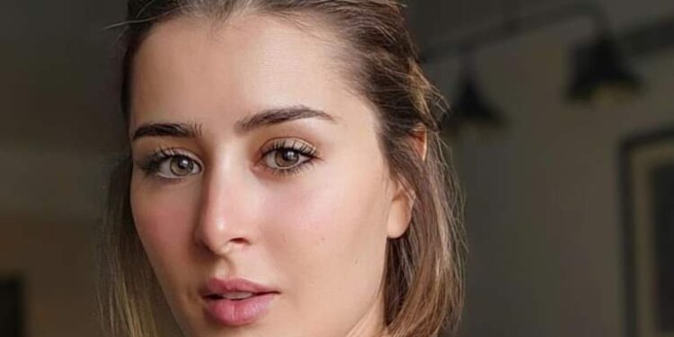 عائشة بن أحمد تكشف سراً غريباً وراء عدم زواجها حتى الآن