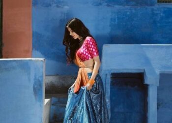 في شرفة خلفية لصلاة …