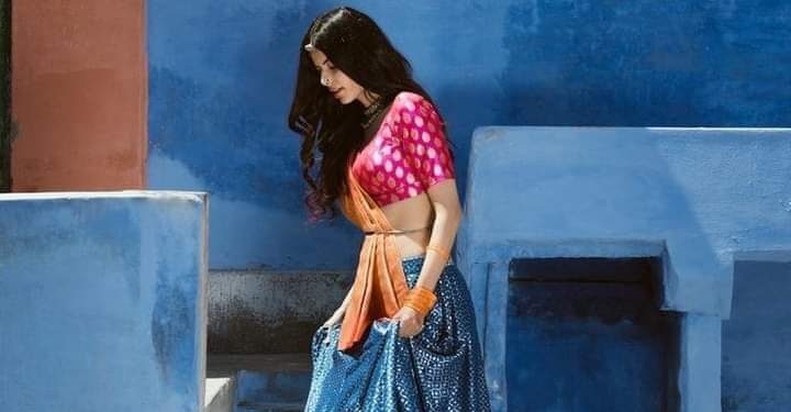 في شرفة خلفية لصلاة …