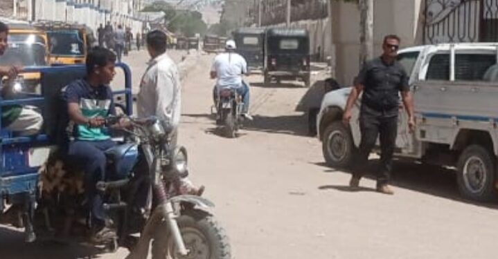 الوحدة المحلية لمركز ومدينة ارمنت تستمر فى رفع الاشغالات وتيسير حركة المرور