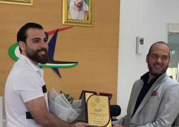 الفنان حيدر احمد مكرما في مركز العين لرعاية وتأهيل المعاقين في الإمارات