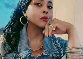 أنْجُو بالكِتابة