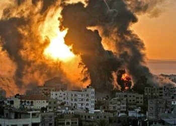 الجيش الإسرائيلي يقصف منطقتين طالب بإخلائهما في رفح الفلسطينية