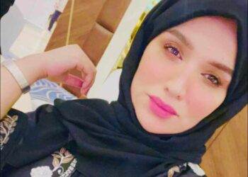 في العين ترمش طفلتان وكوكبُ