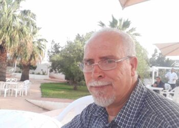 عُشَّاق الورد …