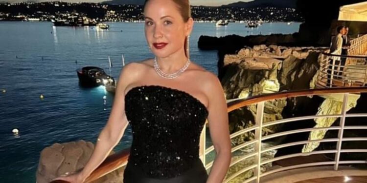 ريا أبي راشد تحتفل بعيد الأضحى بصور طريفة مع عائلتها