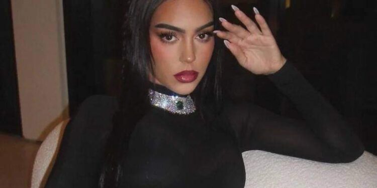 جورجينا رودريغيز تحتفل بعيد ميلاد كريستيانو جونيور