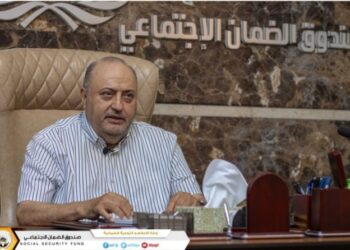 رئيس مجلس الإدارة والمدير العام لصندوق الضمان الاجتماعى يمنح قرى وتجمعات سكنية تشملها الخدمة الضمانية 