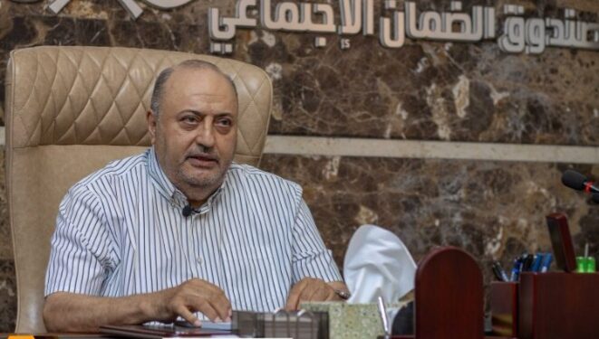 رئيس مجلس الإدارة والمدير العام لصندوق الضمان الاجتماعى يمنح قرى وتجمعات سكنية تشملها الخدمة الضمانية 