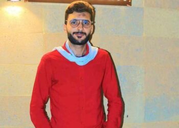 دوّر على حد يغطي الحزن …