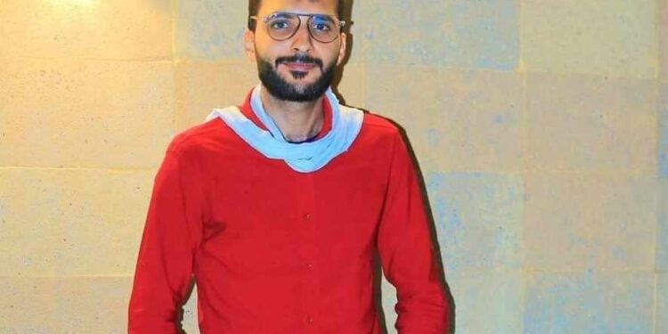 دوّر على حد يغطي الحزن …