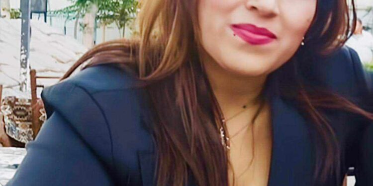 لا تكترث بالعابرين …