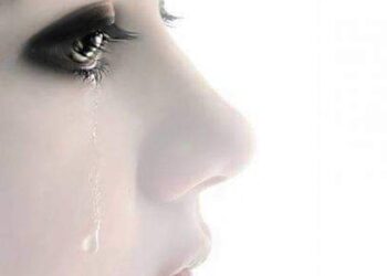 أَنَا لَا أُعْلِنُ للمَارِّينَ عن عِيدِي …