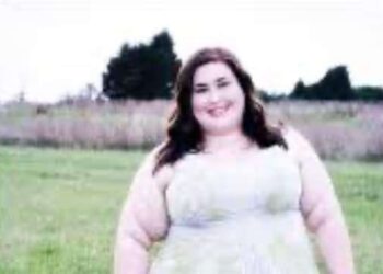 من هي خرساء الأساور؟