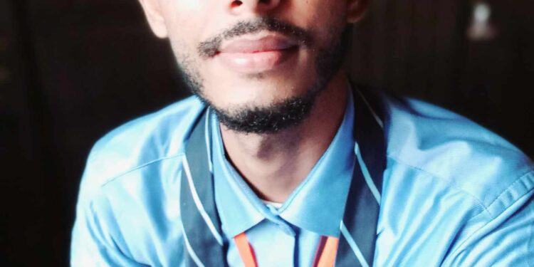 على حافةِ الهاويةِ الزَّرقاءِ