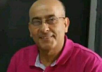 لست أول شاعر باع أثاث بيته …