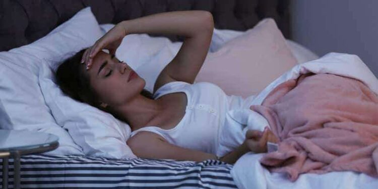 مفاجأة مدوية”.. عادة سيئة في الليل تسبب لك الكوابيس خلال النوم