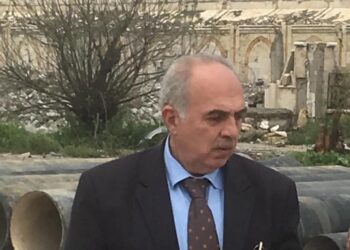 الميثولوجيا الإغريقية وحافة الهاوية