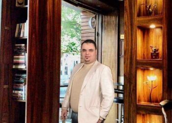 الدنيا ماشيه زق