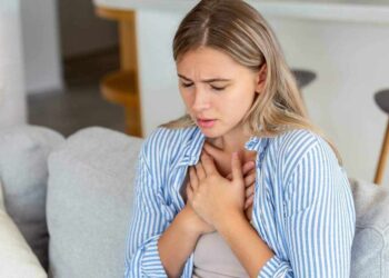 6 أطعمة تنظم حركة الأمعاء وتخفف الإمساك المزمن