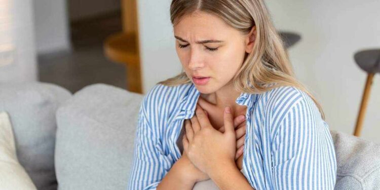 6 أطعمة تنظم حركة الأمعاء وتخفف الإمساك المزمن