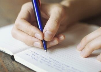 لماذا تختفي الأشكال البلاغية عن بعض الأجناس الأدبية مثل الهايكو والقصة الومضة؟!