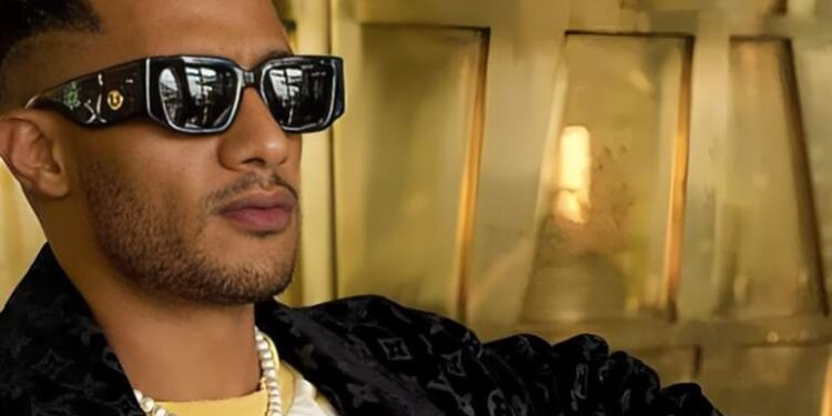 صاحب واقعة صفع محمد رمضان يرد على اعتذاره ويسخر من كلماته