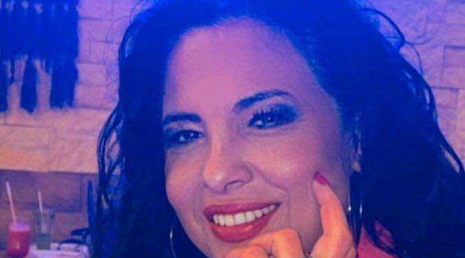 بك أطرق أبوابَ الجنون