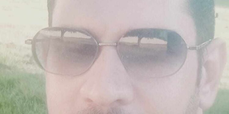 وكأنك لسه معايه …