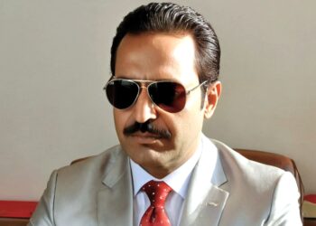 إباء الصقور …