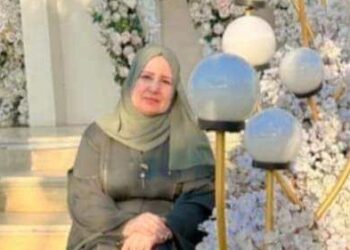 أنثى بطعمِ الحزنِ …