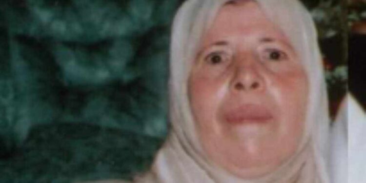 رحلوا وما زالت معي …