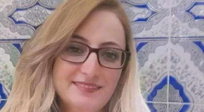 سَبَانِي عِشْقًا …