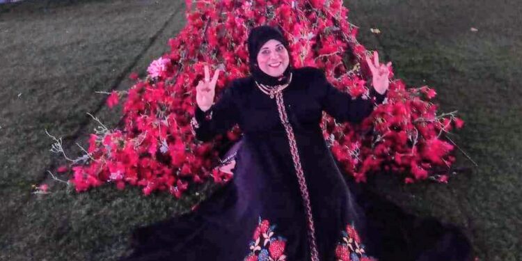 تغربتُ دهرًا في المدائنِ والقرى …