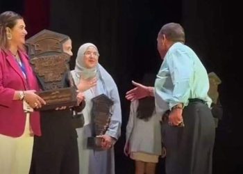 حكاية السيدة التي رفضت مصافحة ابن الفنان فؤاد المهندس …