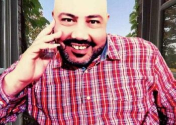 الورد قاعد يشتكي