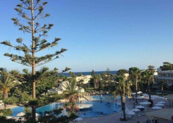     لاتُطِل الغِياب