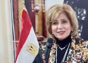 أيها اللحن المسافر في دمي