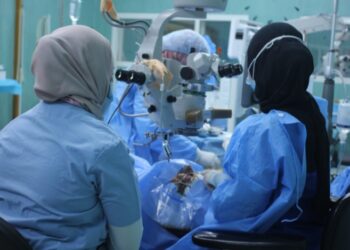 إجراء عمليات الدقيقة المياة الزرقاء والشبكية بمستشفى بنغازي التعليمي لطب وجراحة