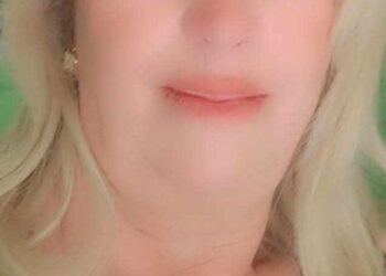 كلَّما مَرّ َفي الحيِّ