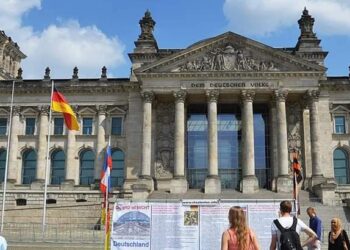 الخارجية الروسية: ألمانيا تحاول كتابة التاريخ لصالح الرايخ الثالث