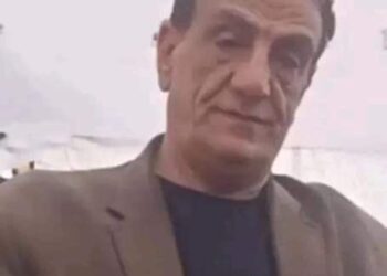 ولا تشم رائحتك على معطفي