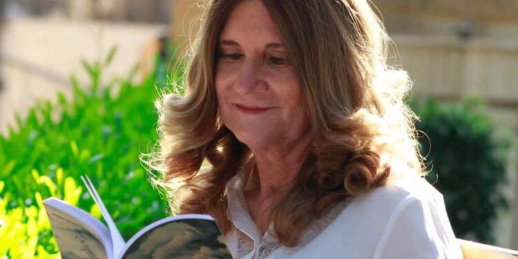 في “يوم اللّغة العربيّة “أهدي كلماتي الى مَن علّمني القراءة …